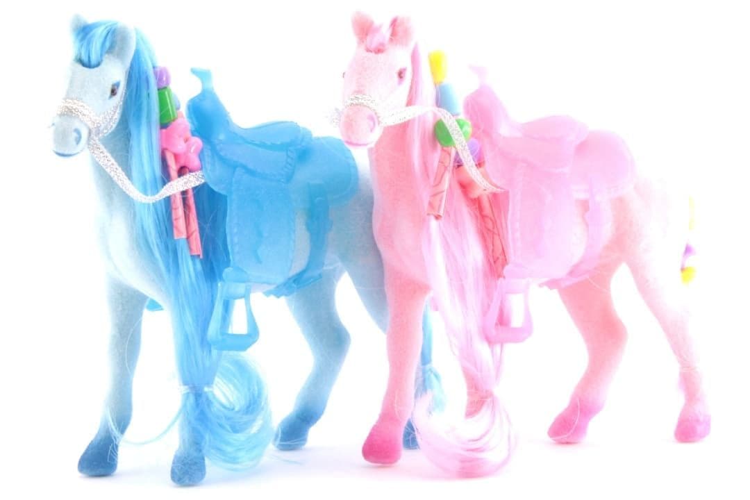 Лошадки принцессы. Принцессы и лошадки. Принцесса на лошади. Zhorya лошадка для принцессы. Лошадь игрушка большая с гривой.